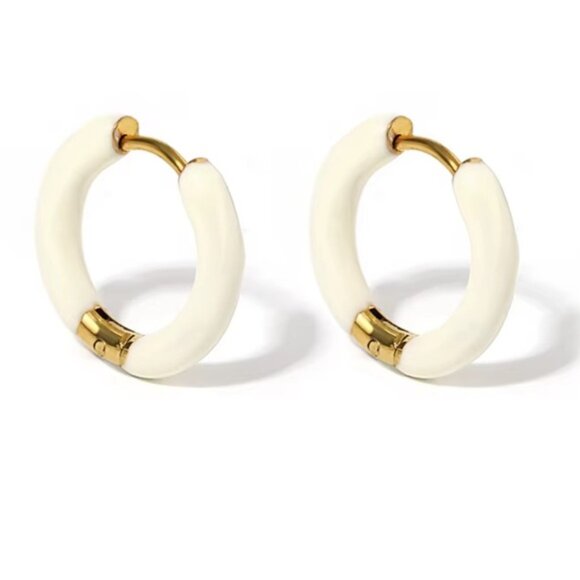 New! Free People Zozakh Palencia White Huggie Earrings (1024) NWOT - Picture 1 of 3
